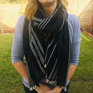 Gap Scarf